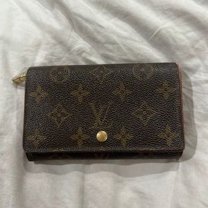 Authentic Louis Vuitton monogram Porte-Monnaie